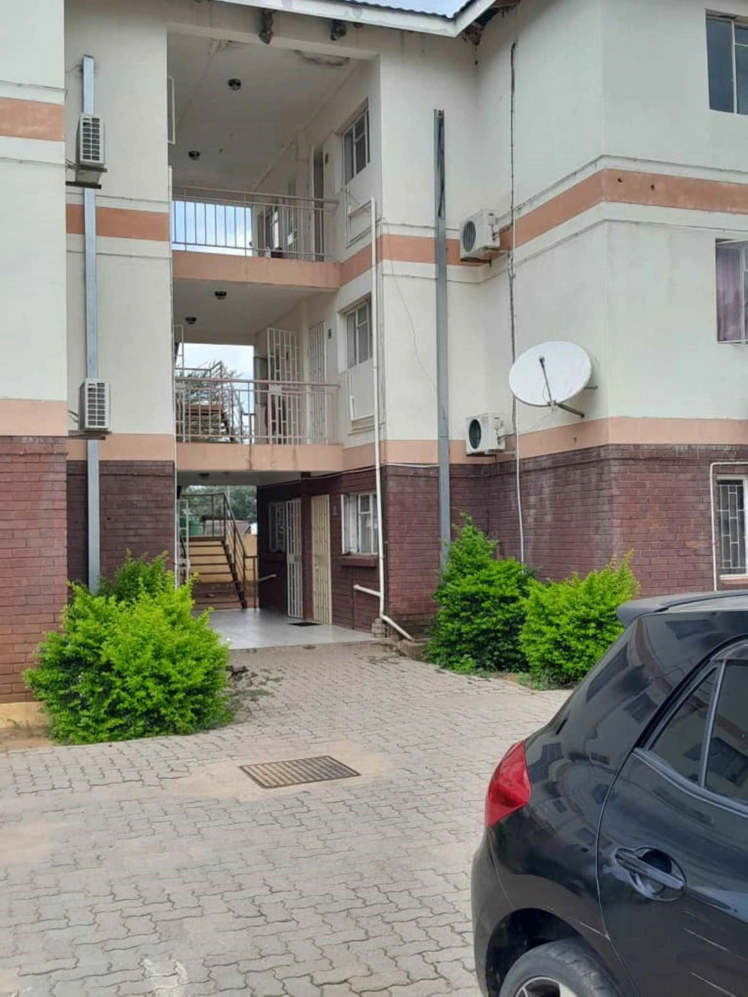 Duplex renovado 2+1 em Gaborone, Botswana