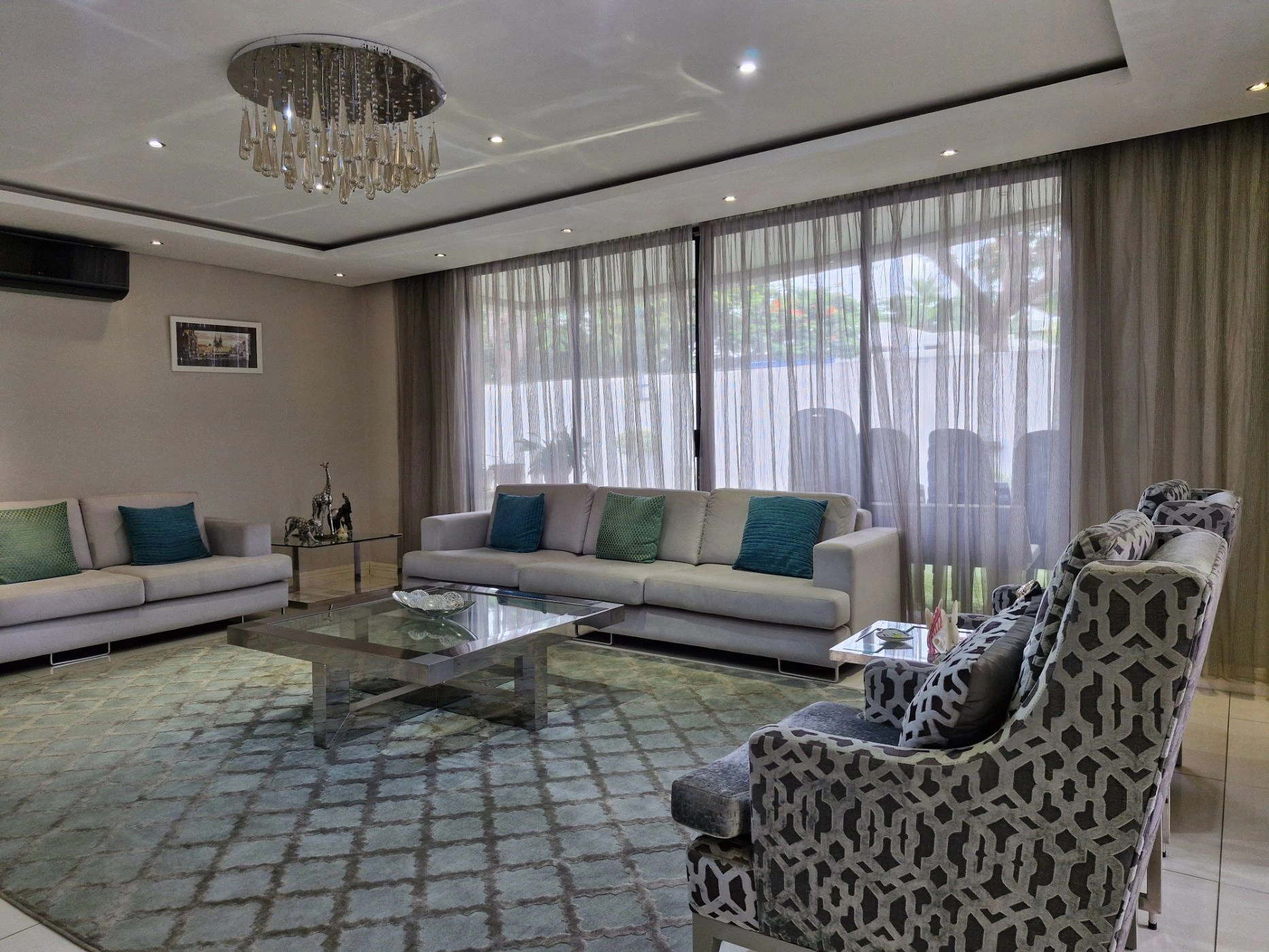 Spacious house 590 m2 in Gaborone, Botswana