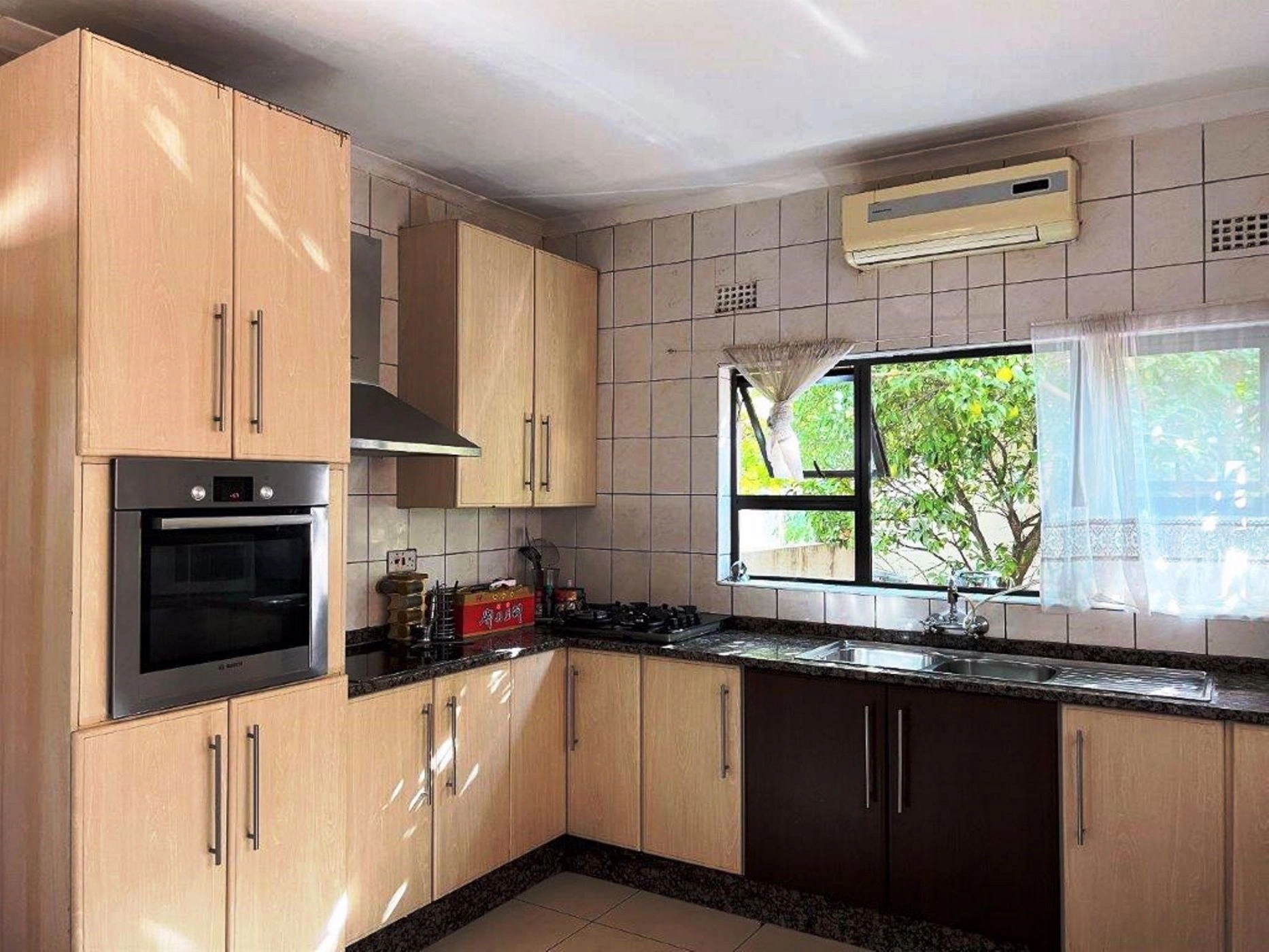 Spacious house 875 m2 in Gaborone, Botswana