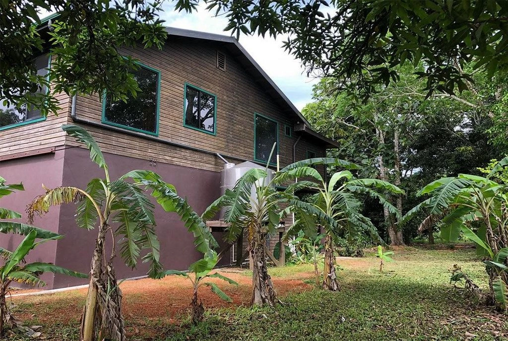 Spacious house 279 m2 in San Ignacio, Belize