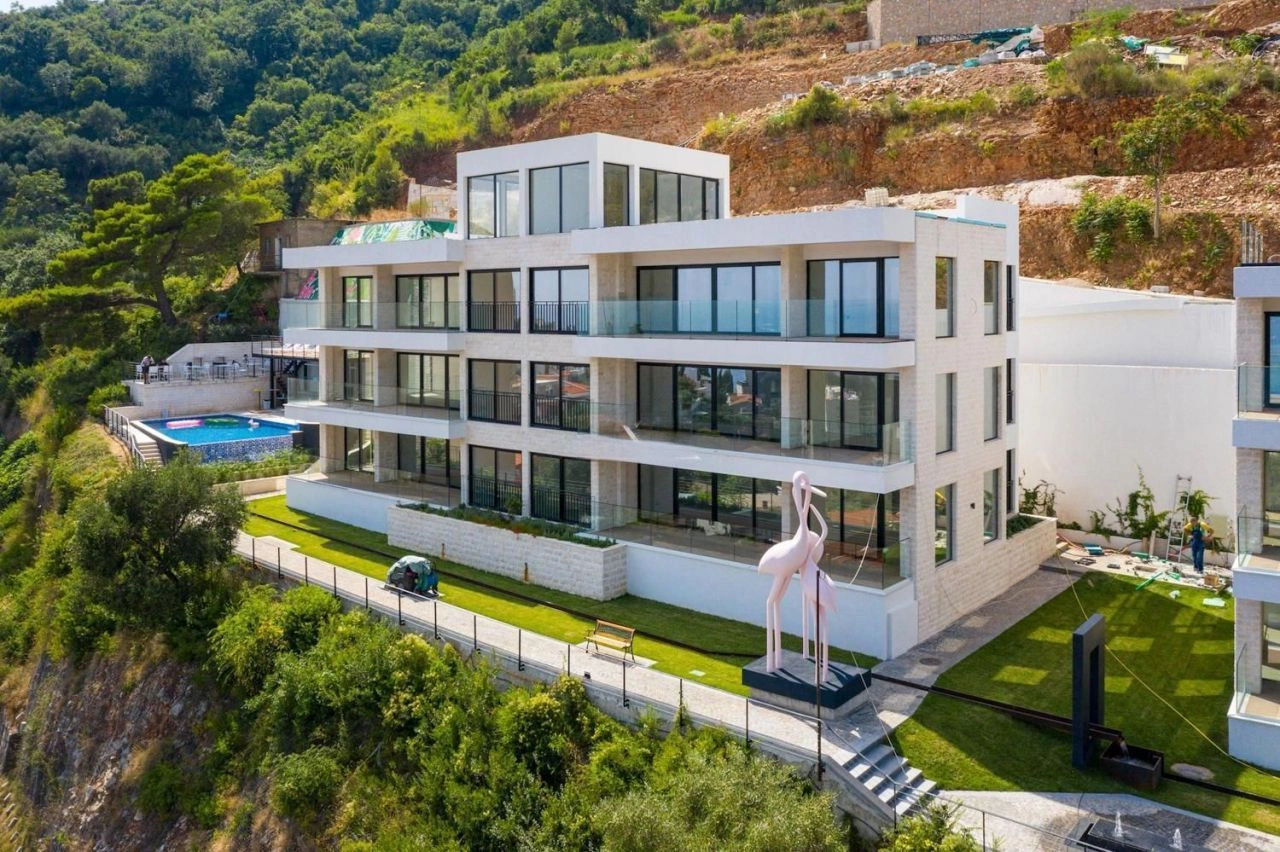 Budva'da 220 m2 lüks penthouse