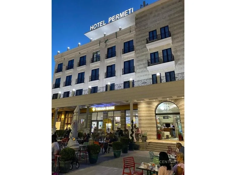 티라나, 알바니아의 핵심 입지 호텔 1600 m2