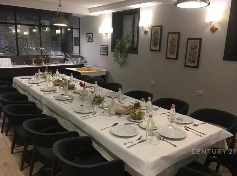 티라나, 알바니아의 핵심 입지 호텔 1600 m2