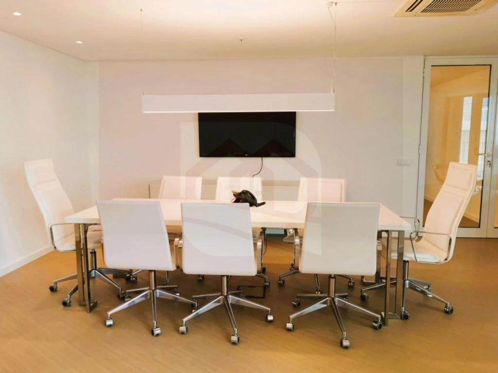 Espaço de trabalho moderno em Luanda, Angola