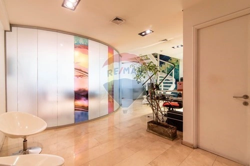 智利圣地亚哥 161 m2 高端商业用房