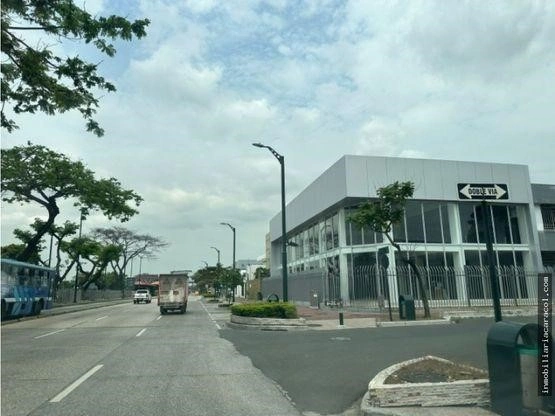 瓜亚基尔已翻新商用房 2200 m²