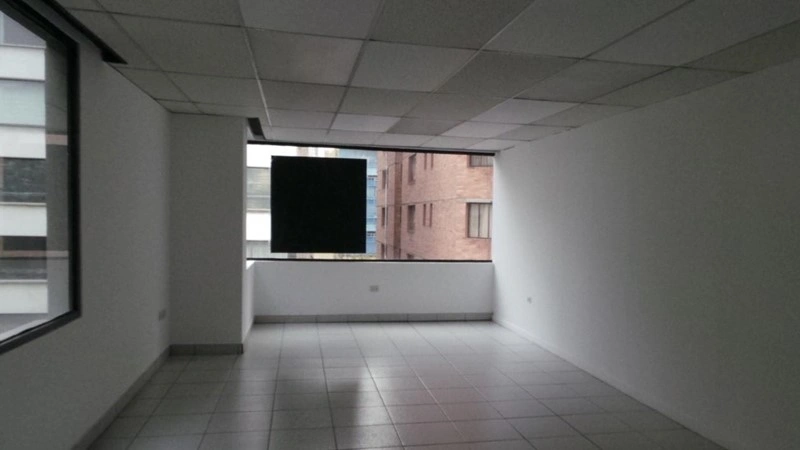 厄瓜多尔基多 80 m2 城市办公室