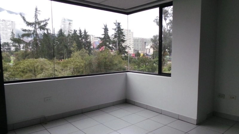 厄瓜多尔基多 80 m2 城市办公室