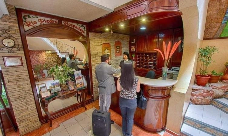 厄瓜多尔昆卡地标性酒店,面积 1400 m2