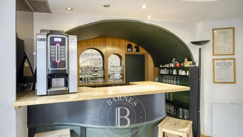 Hotel 416 m² en Auvergne-Rhône-Alpes, Francia