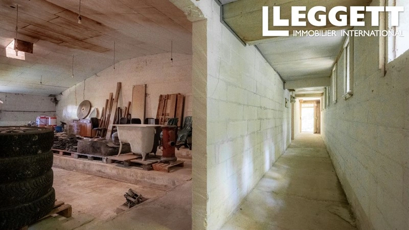 Versatile warehouse 4472 m2 in Nouvelle-Aquitaine, France