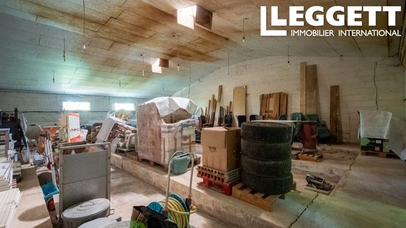 Versatile warehouse 4472 m2 in Nouvelle-Aquitaine, France