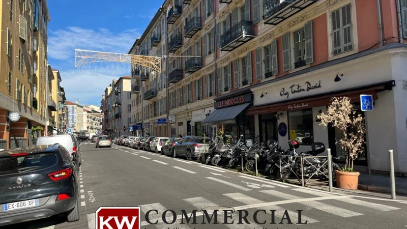 Nice, Fransa'da 110 m² modern perakende alanı