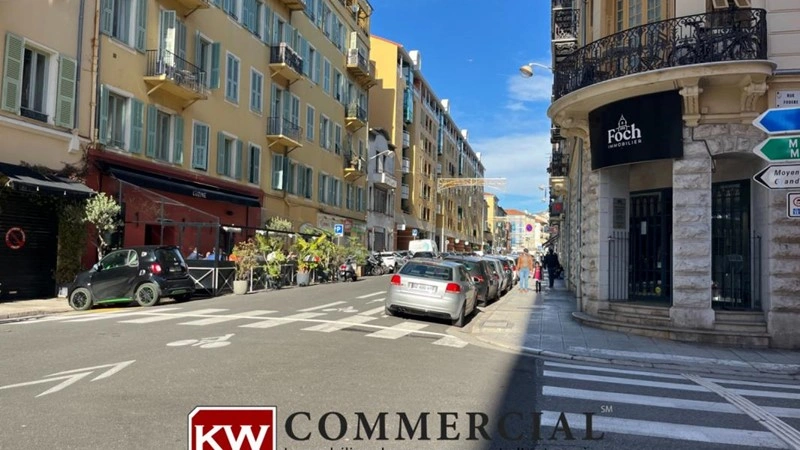 Nice, Fransa'da 110 m² modern perakende alanı