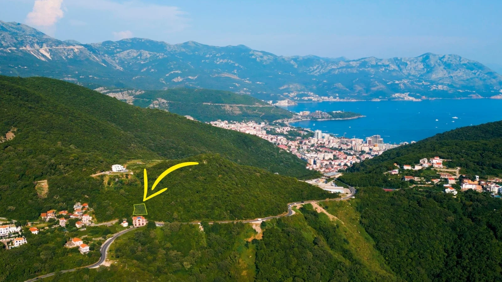 Grundstück von 2000 m² für den Bau eines Hauses in der Nähe von Budva, Montenegro