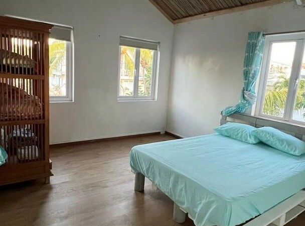 Bureau 300 m² à Grande Rivière Noire, Île Maurice