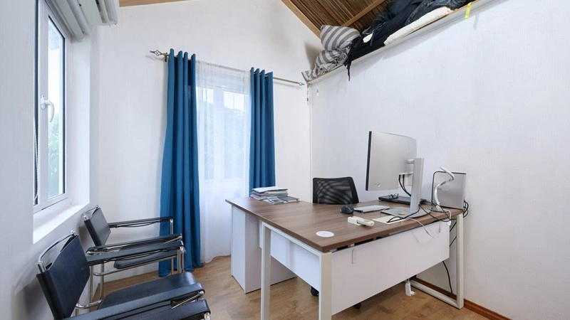 Bureau 300 m² à Grande Rivière Noire, Île Maurice