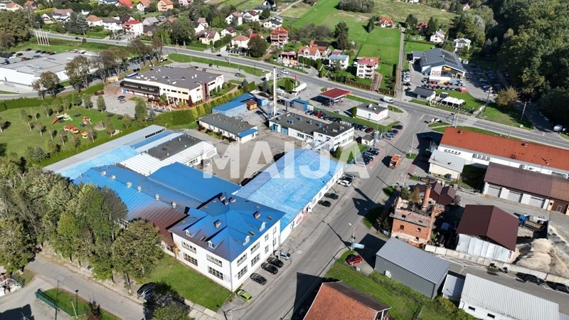 Immobile commerciale di 4860 m2 per la produzione di mobili in metallo a Strzyżów, Polonia