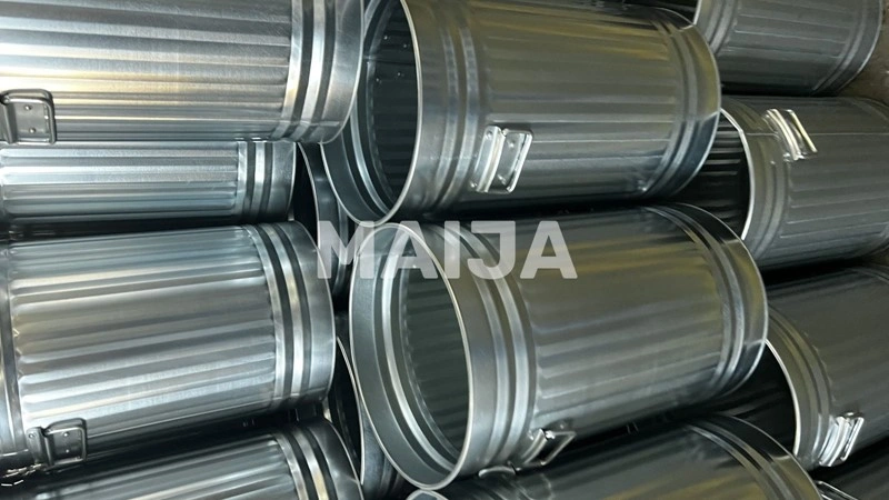 Immobile commerciale di 4860 m2 per la produzione di mobili in metallo a Strzyżów, Polonia