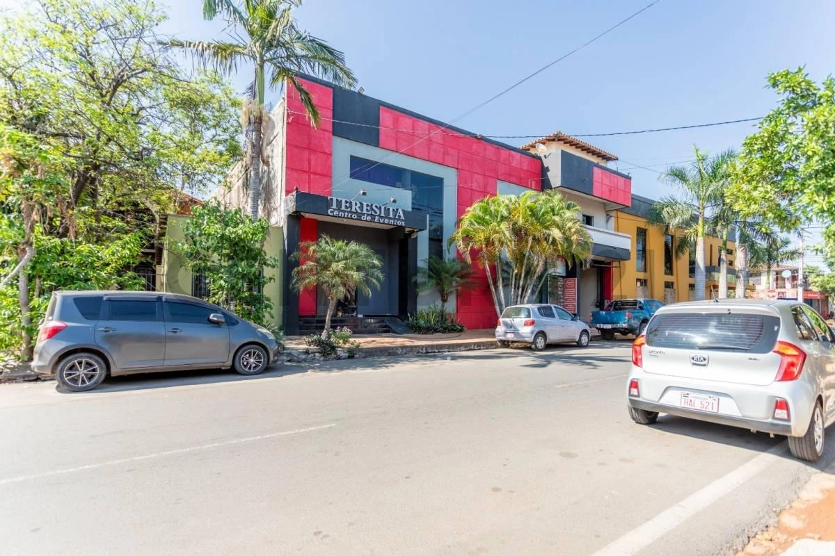 Prime commercial premises 1637 m2 in San Lorenzo, Paraguay