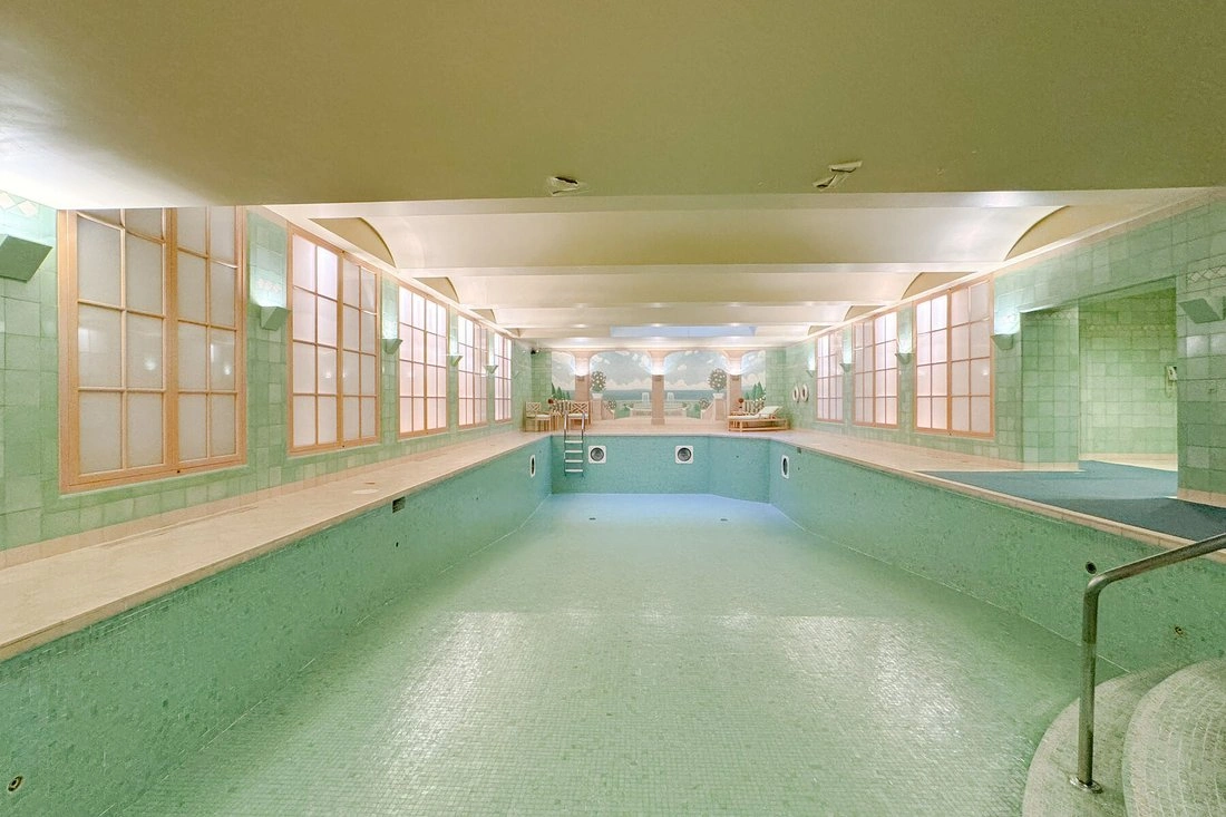 Spacious house 1859 m2 in Toronto, Canada