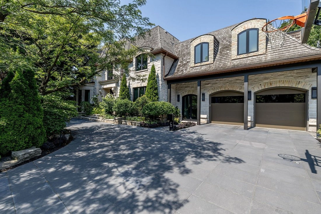 Luxurious house 818 m2 in Toronto, Canada