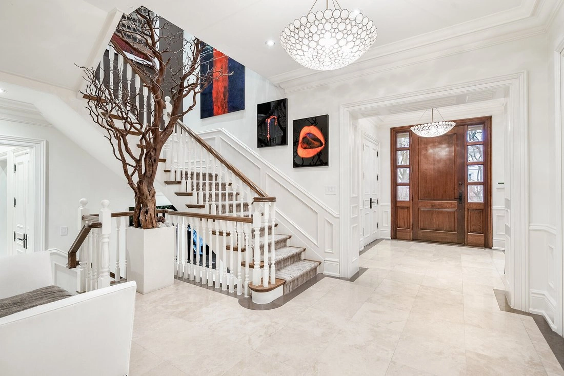 Luxurious house 818 m2 in Toronto, Canada