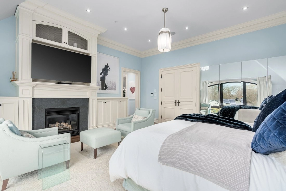 Luxurious house 818 m2 in Toronto, Canada