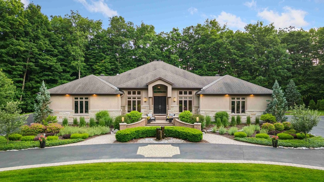 Luxurious house 550 m2 in Ottawa, Canada