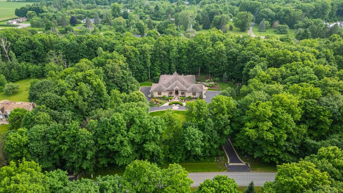 Luxurious house 550 m2 in Ottawa, Canada