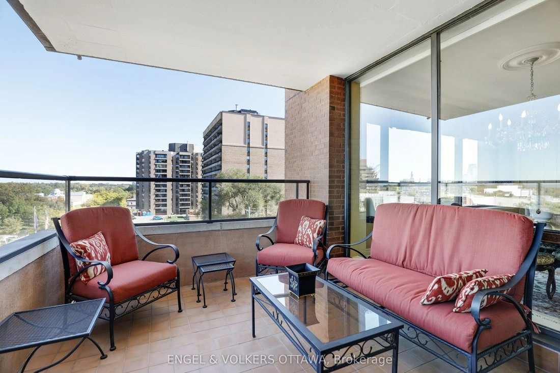 Spacious apartment 170 m2 in Ottawa, Canada