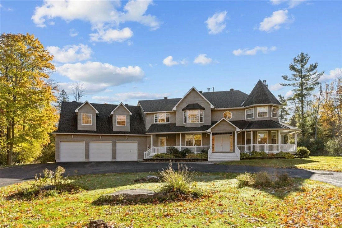 Big family house 395 m2 in Ottawa, Canada