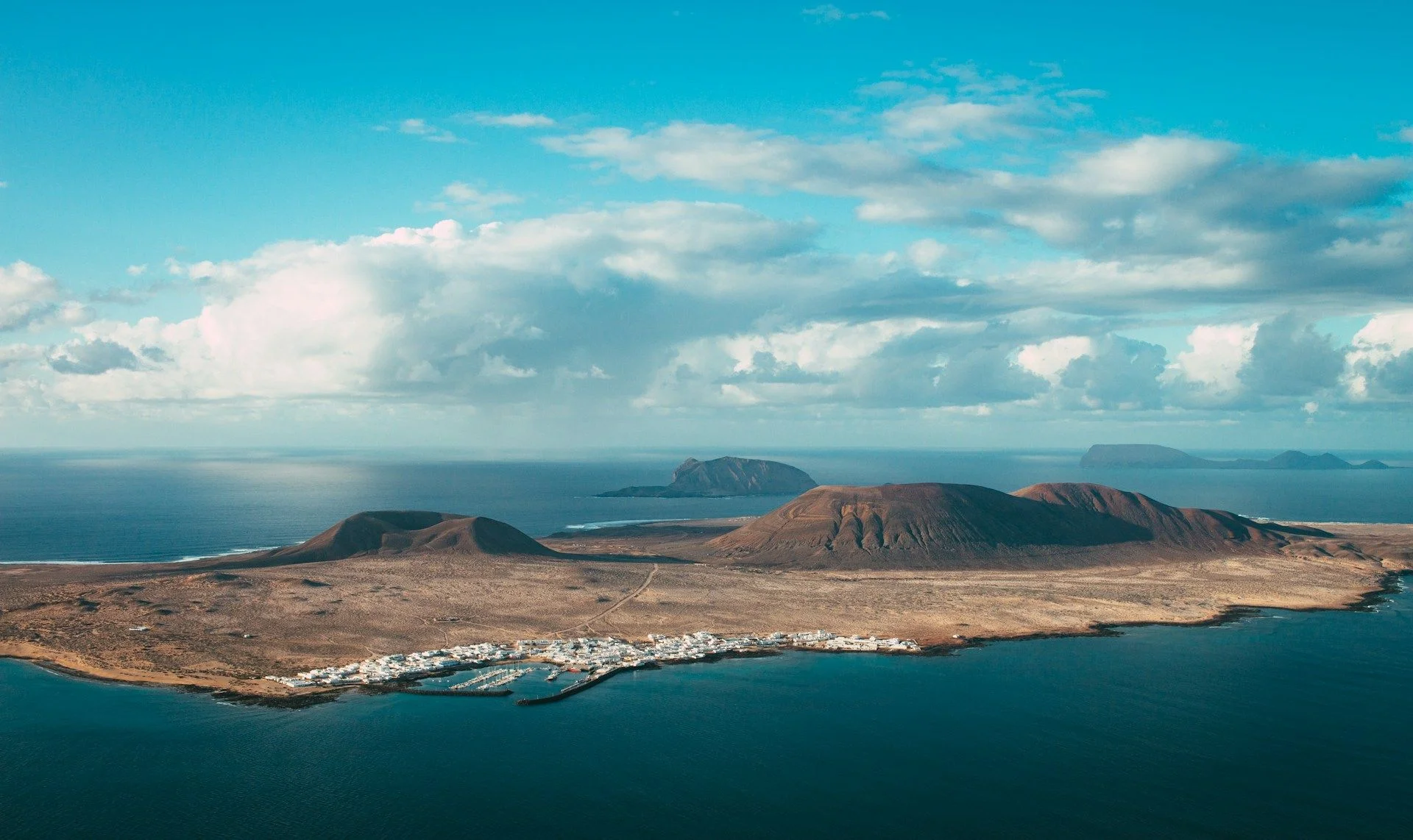 Asset Management Consulting Services in Canary Islands | VelesClub Int.