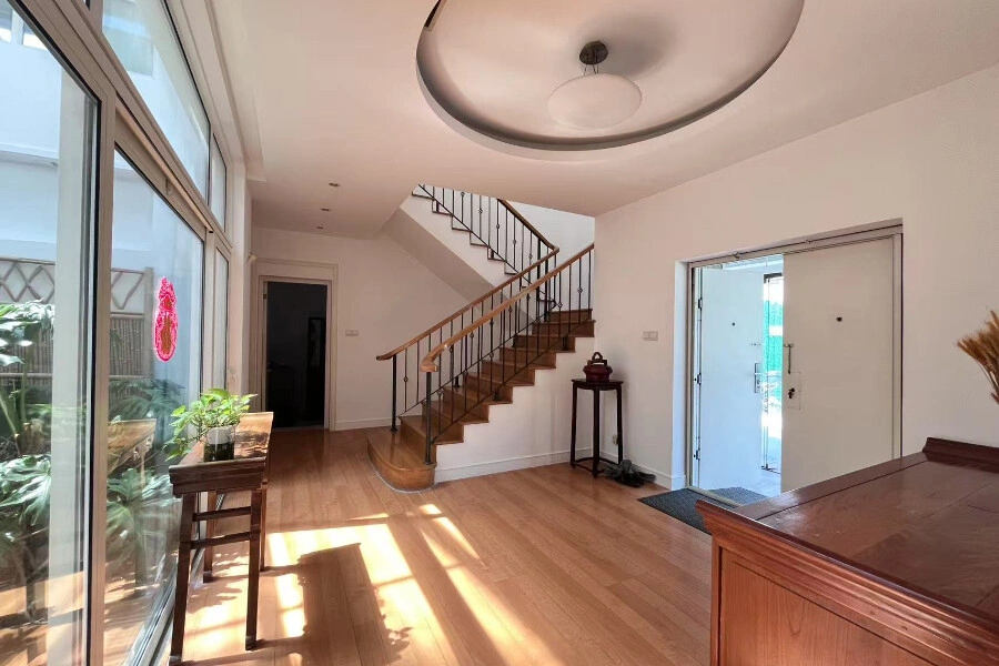 Bright villa 357 m2 in Shanghai, China