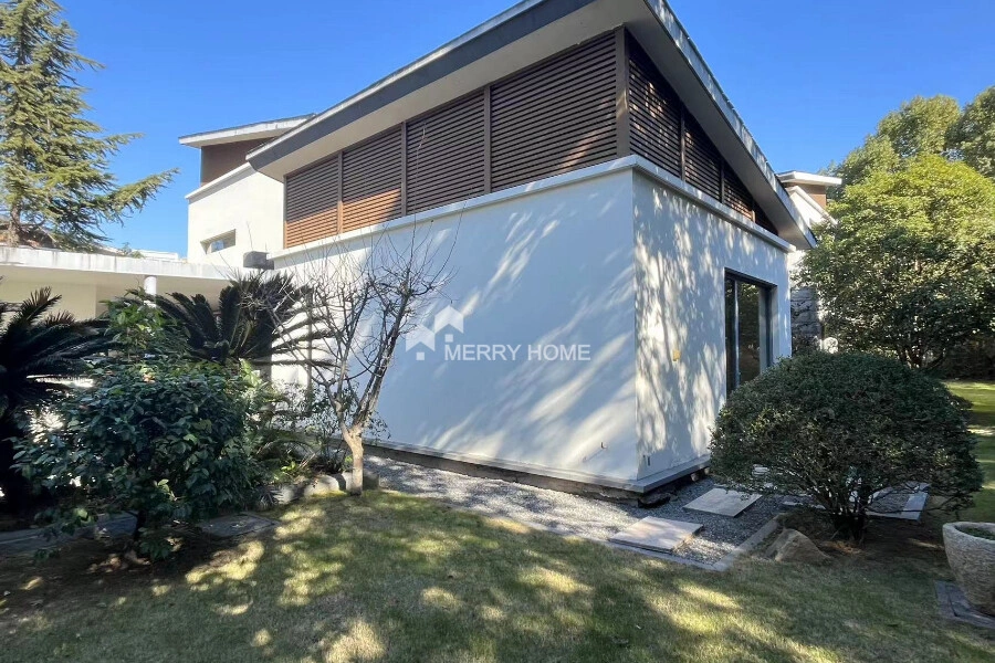 Spacious house 480 m2 in Shanghai, China