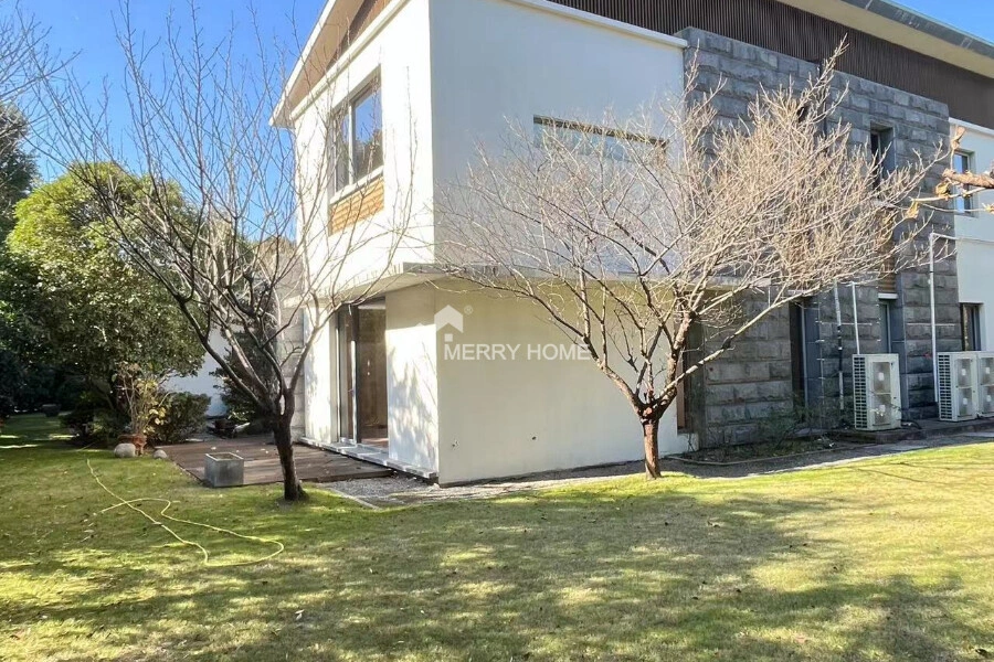 Spacious house 480 m2 in Shanghai, China