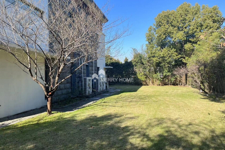 Spacious house 480 m2 in Shanghai, China