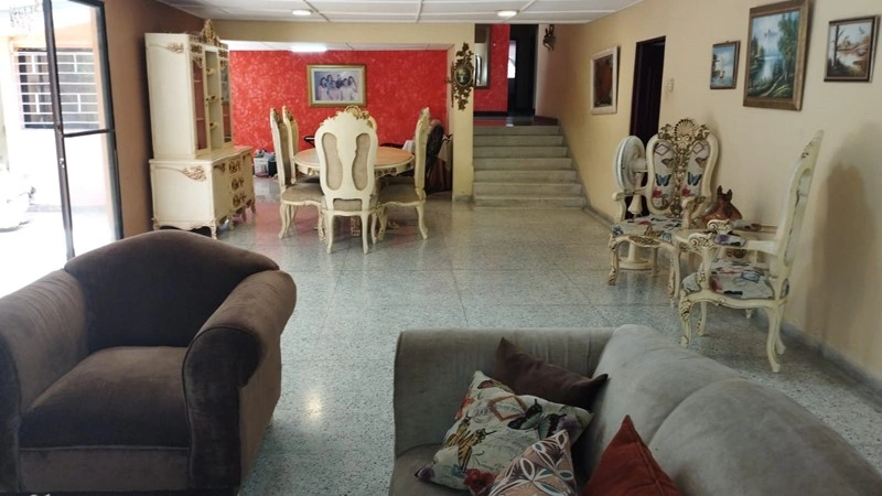 बारांकीया, कोलंबिया में 330 m² का विशाल घर