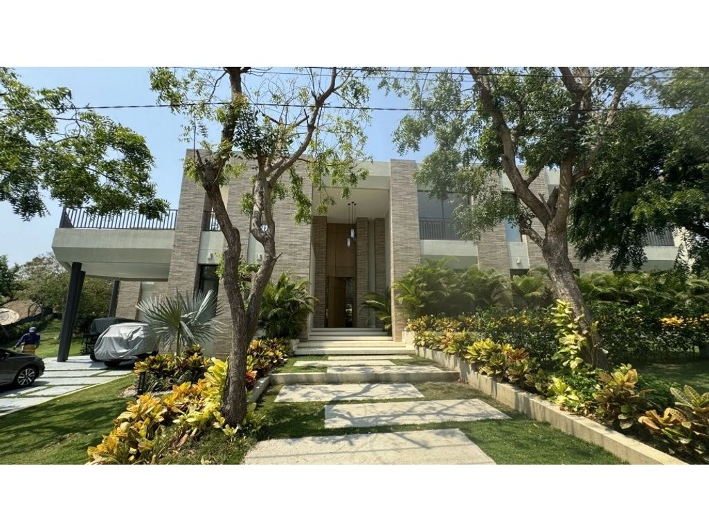 Brand-new house 400 m2 in Barranquilla, Colombia