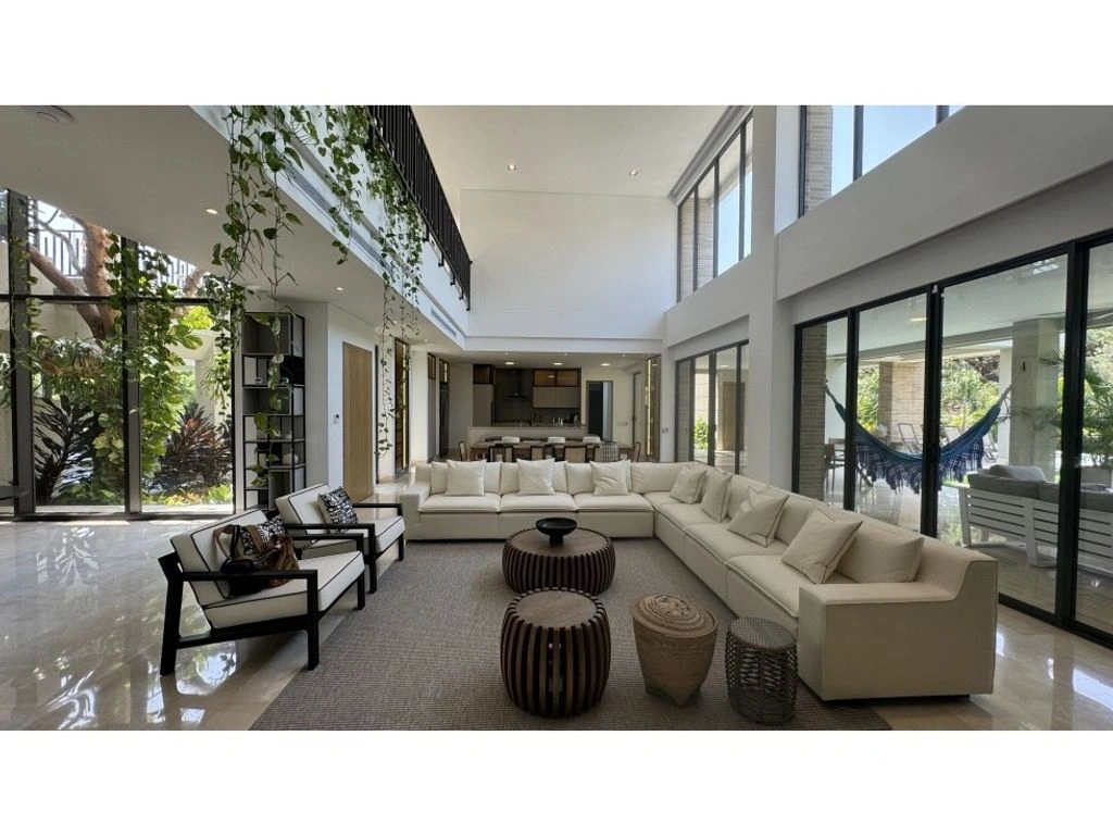 Brand-new house 400 m2 in Barranquilla, Colombia