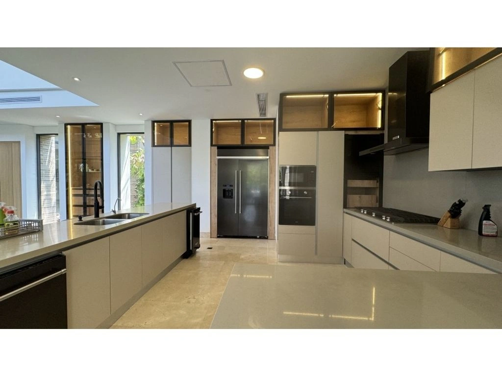 Brand-new house 400 m2 in Barranquilla, Colombia