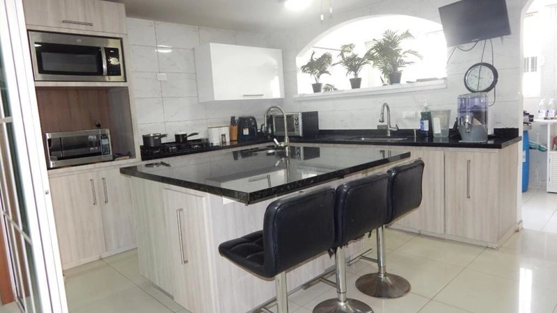 Big space house 623 m2 in Barranquilla, Colombia