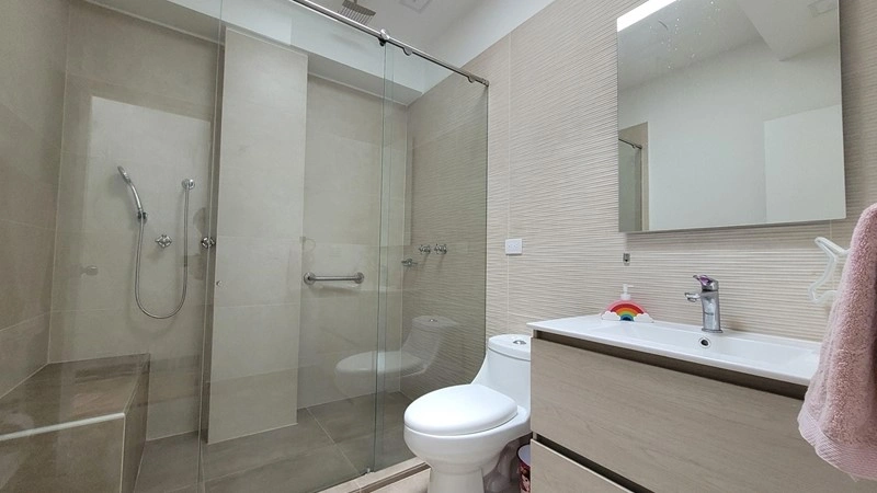 मेडेलिन, कोलंबिया में आधुनिक अपार्टमेंट 111 m2