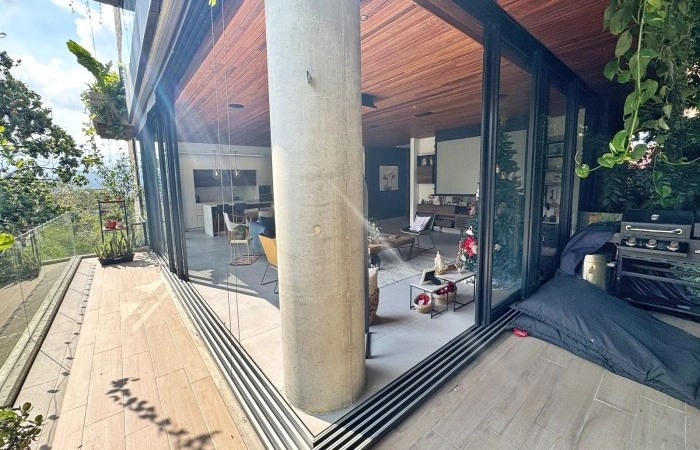 آپارتمان جادار 250 مترمربع در مدلین، کلمبیا