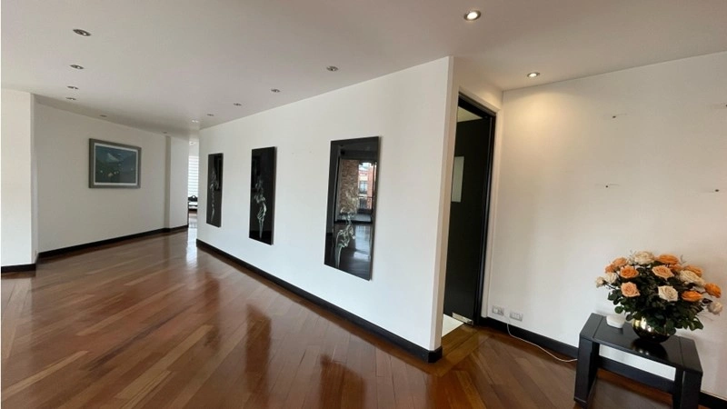 哥伦比亚·波哥大 340 m² 宽敞顶层公寓