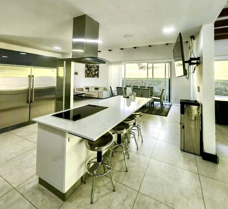 Spacious house 600 m2 in San Jose City, Costa Rica