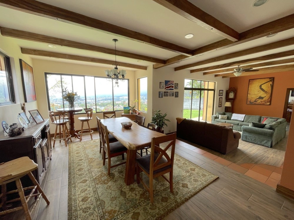 House 430 m2 in San Jose, Costa Rica