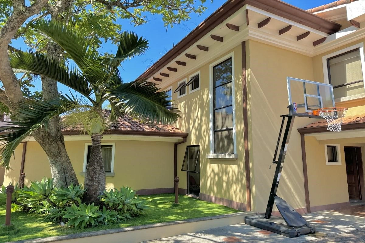 Spacious house 450 m2 in San Jose, Costa Rica