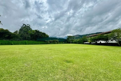Spacious plot 1855 m² in San Jose City, Costa Rica