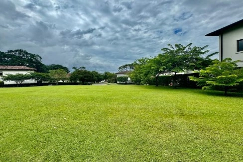 Terreno amplio de 1855 m² en la ciudad de San José, Costa Rica